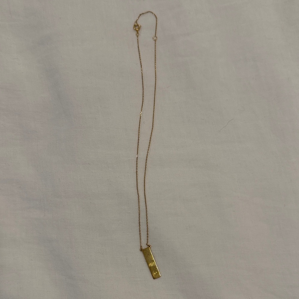 Elegant Gold Necklace
